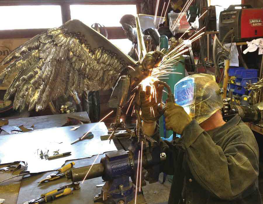 全球钣金新闻-金属制造狂：焊工制作动物的金属钣金-熊猫体育·(首页)官方网站